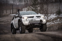 Пороги силовые STC для Mitsubishi L200 2006-2015 цельная ступень